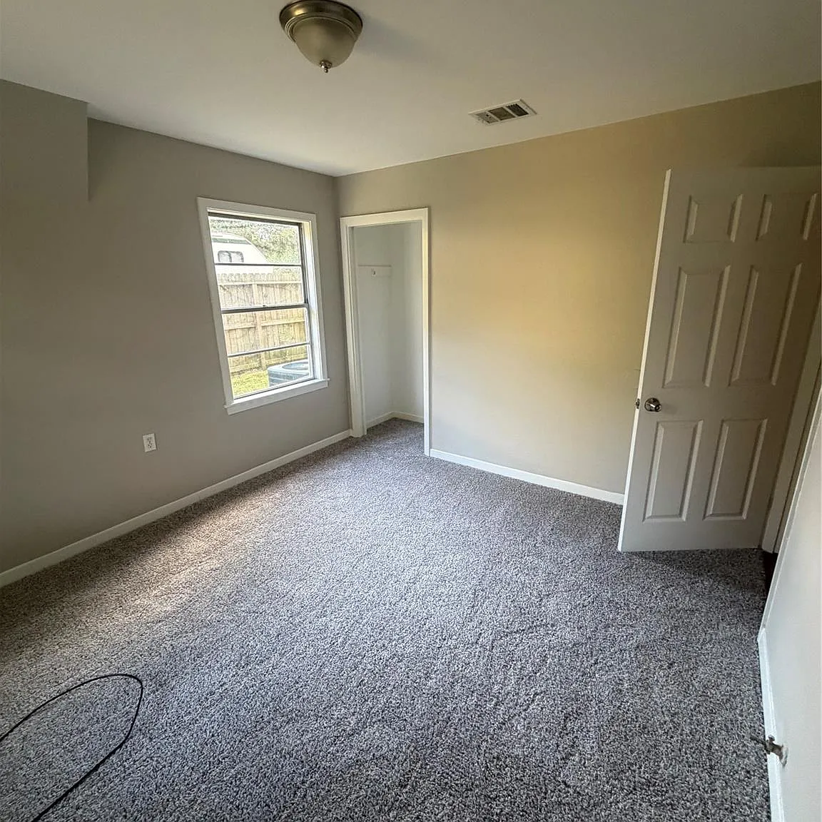 3 bed, 1.0 bath, 1360 sqft, $1,650 — Photo 4
