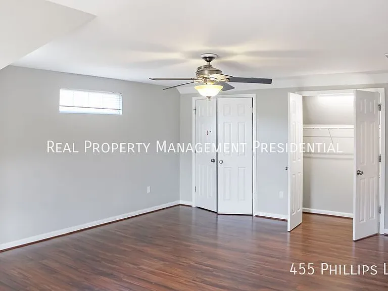 455 Phillips Ln — Photo 15