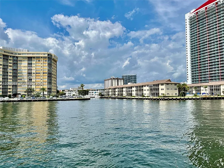 1849 S Ocean Dr #0 — Photo 36