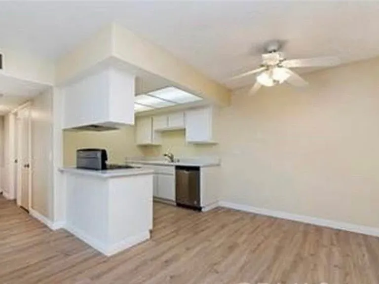 2467 W Acacia Ave — Photo 8