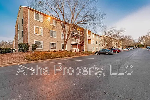220 Elm St Photo 1