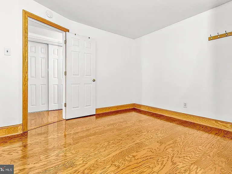 117 S Pavilion Ave — Photo 10
