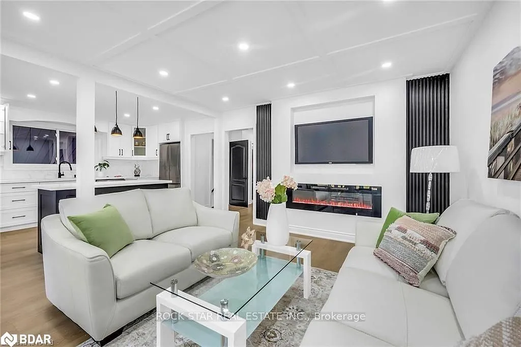 3 bed, $2,400 — Photo 2