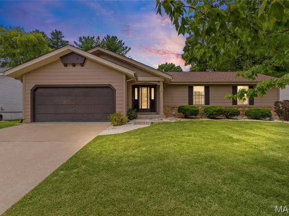 2807 Sundowner Dr, Saint Charles, MO 63303