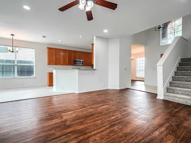 8217 Rayburn Ln — Photo 6