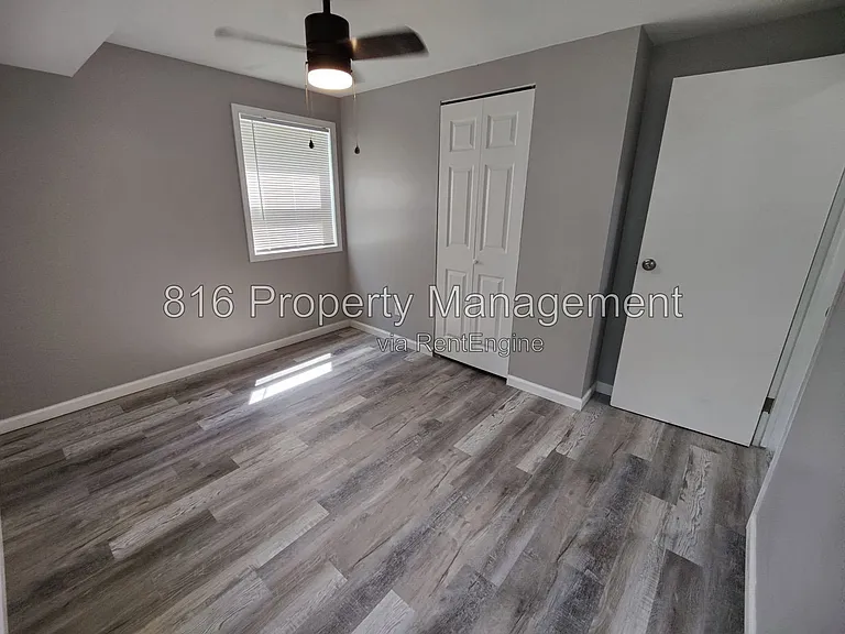 7941 NE San Rafael Dr — Photo 21