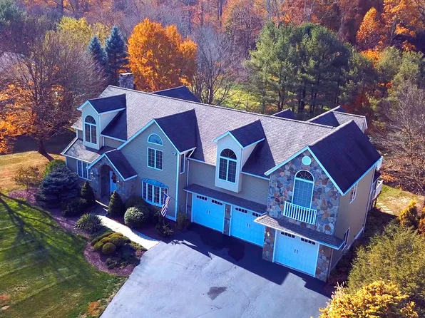 8 Windmill Lane, Trumbull, CT 06611