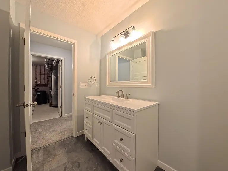11956 Castle Rock Ct N — Photo 17