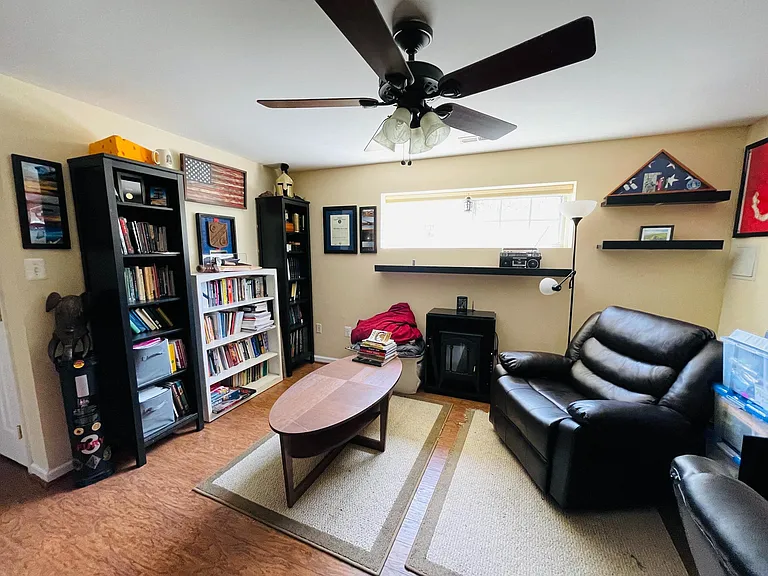 121 Hilda Dr — Photo 10