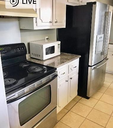 2nd image of 3020 S Lamar Blvd