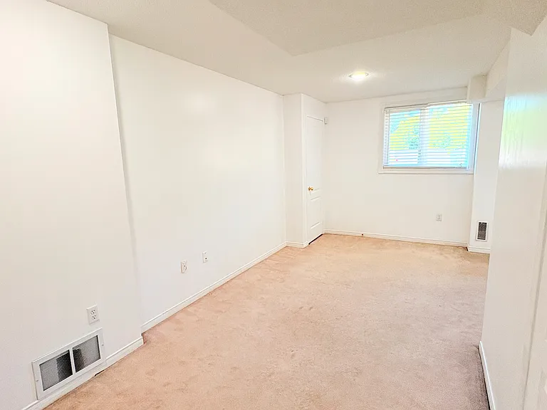1591 S Parade Ct — Photo 35
