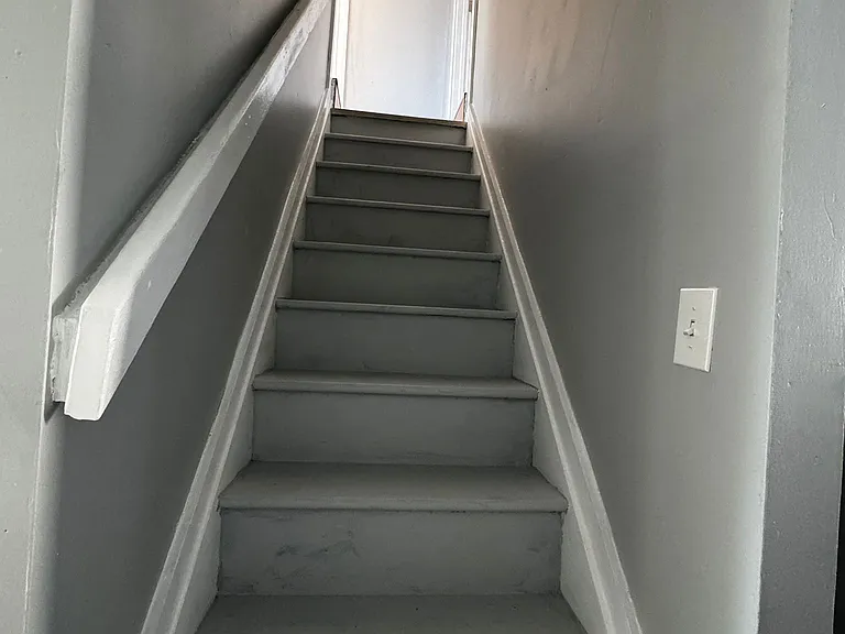 126 W Elm St — Photo 8