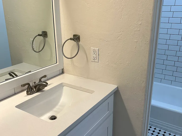833 E Ellsworth Ave #203 — Photo 6