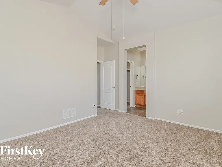 7976 Cairn Ct — Photo 9