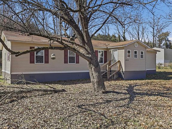 3rd image of 223 Rosalee Dr