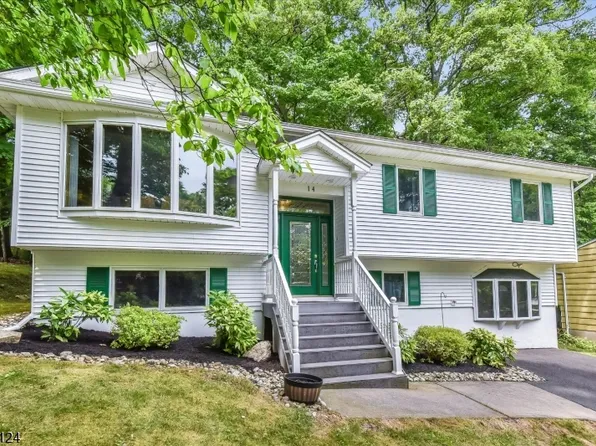 14 Marshall Trl, Hopatcong Boro, NJ 07843