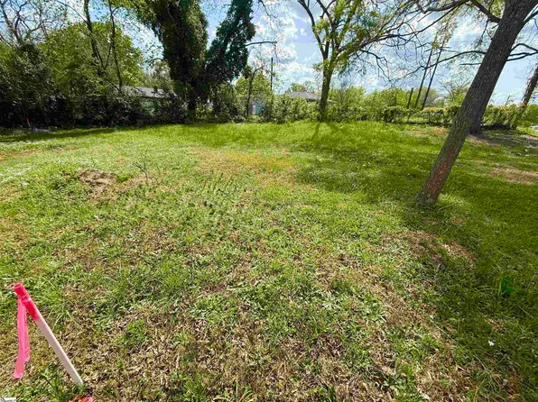 403 W Centennial St #405, Clinton, SC 29325