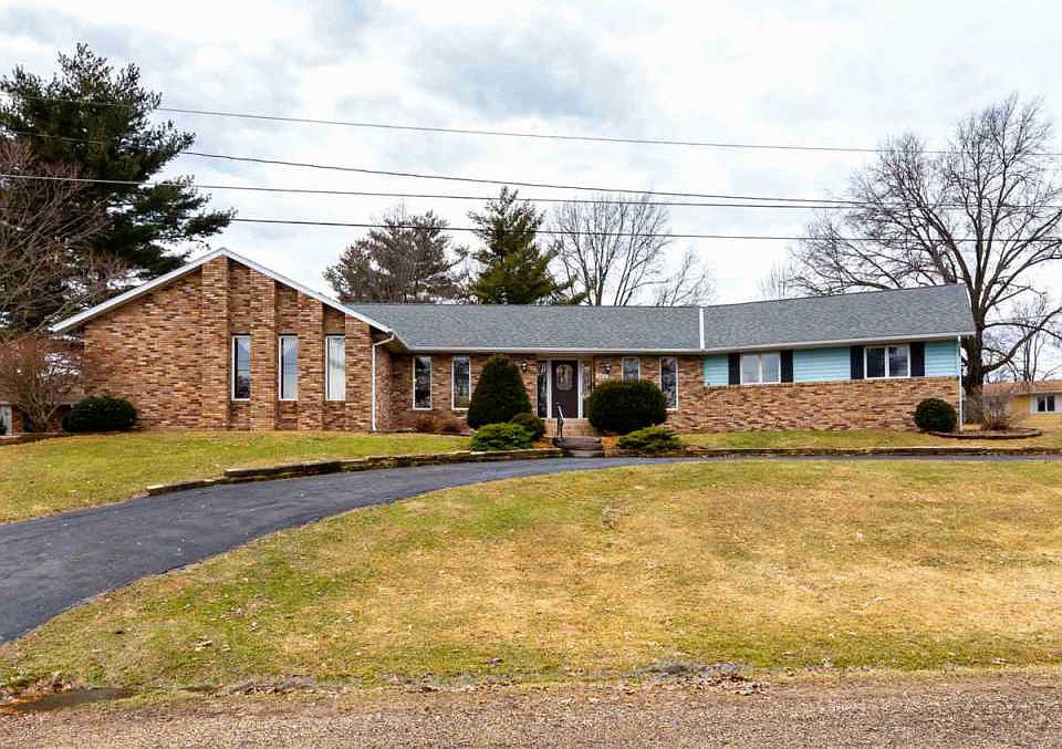 1st image of 300 Hillside Dr