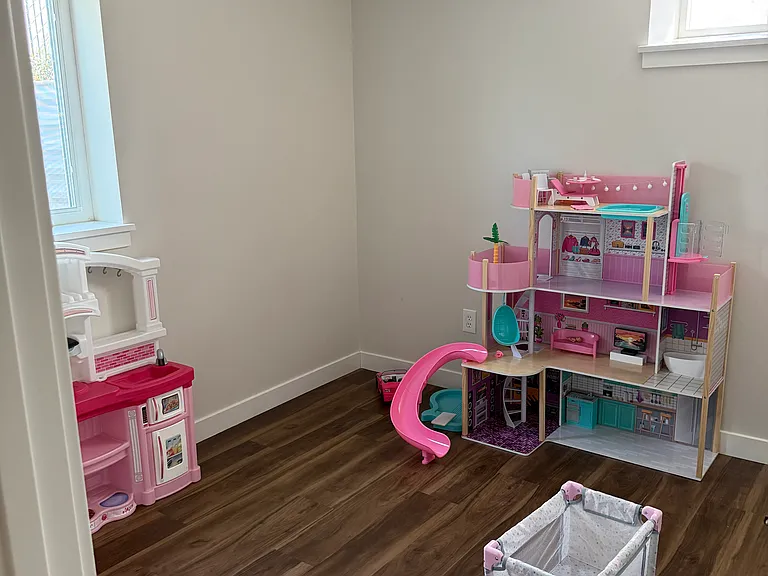 3472 Gramercy Ave — Photo 18