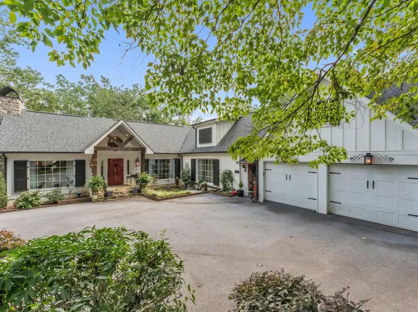 100 Woodhaven Dr, Greenville, SC 29609