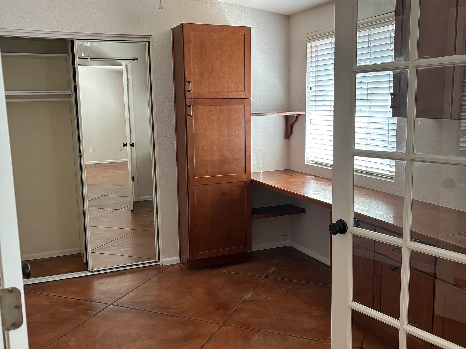 3 bed, 1305 sqft, $1,750 — Photo 3