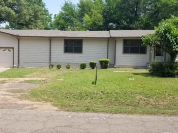 2704 Norwood St, Marshall, TX 75670