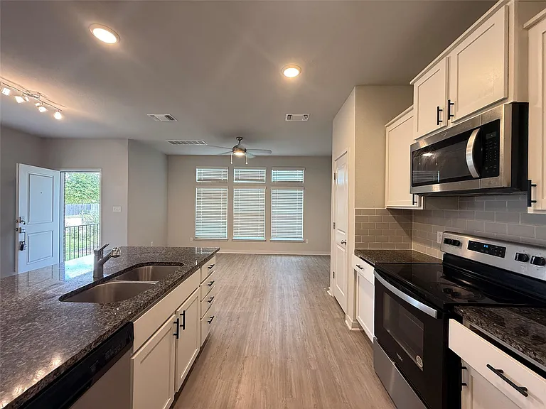 605 W South St #91 — Photo 6