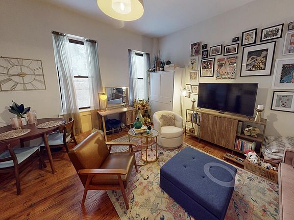 2nd image of 1136 Pine St #202