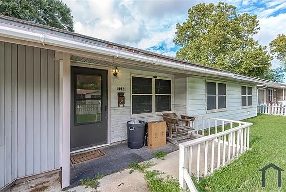 2914 Tarpey Ave — Photo 3