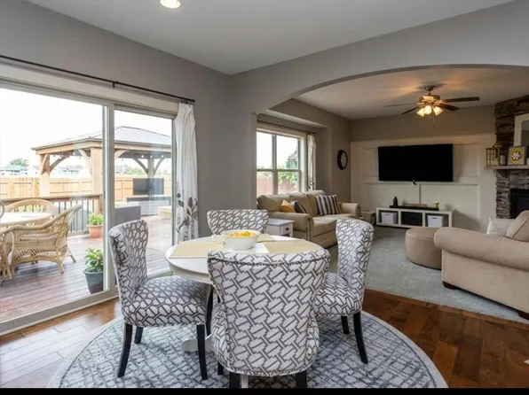 239 S 87th St #1, West Des Moines, IA 50266