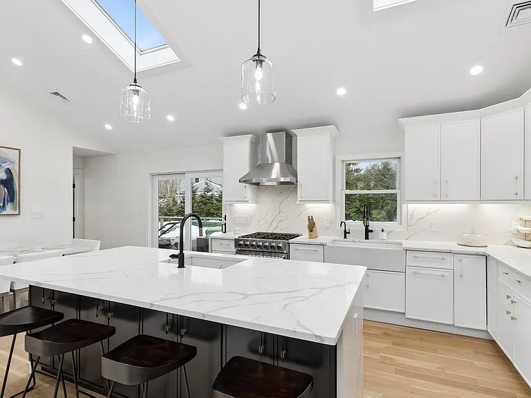 38 Sandra Rd — Photo 10