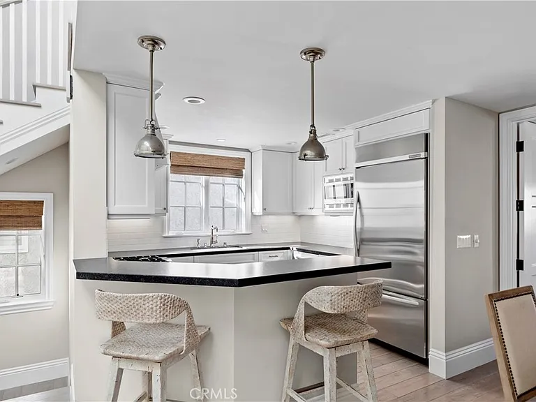 515 1/2 Narcissus Ave — Photo 11