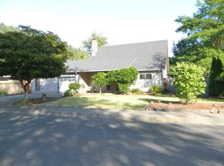 202 Silver Loop, Silverton, OR 97381