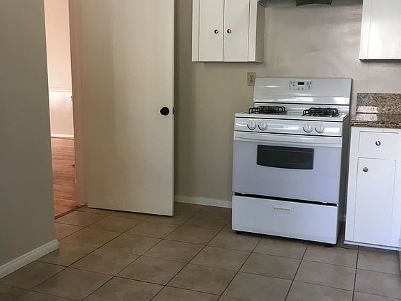5th image of 937 E Mariposa St APT 3