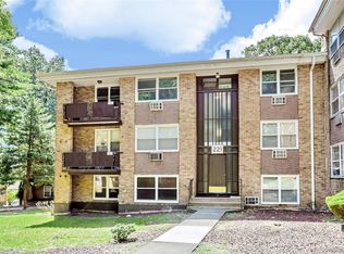221 Kearsing Parkway #E, Monsey, NY 10952