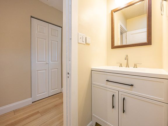 4th image of 529 Adams St #3