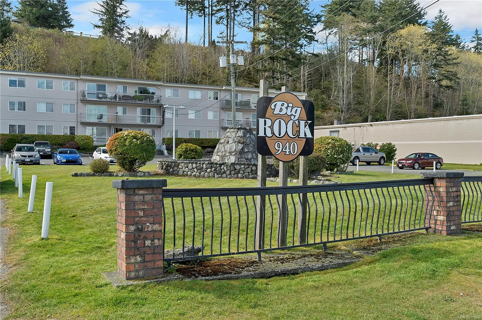940 Island Hwy S #38 photo 1