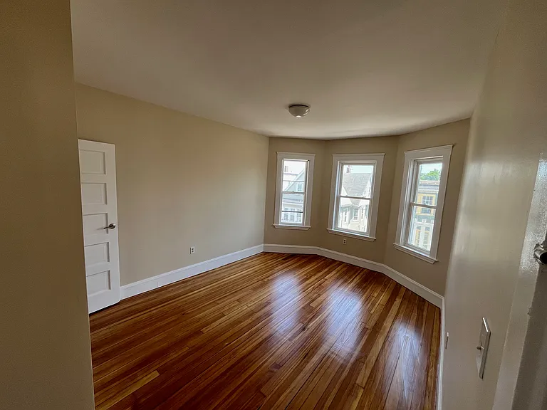 31 Barry St #2 — Photo 15
