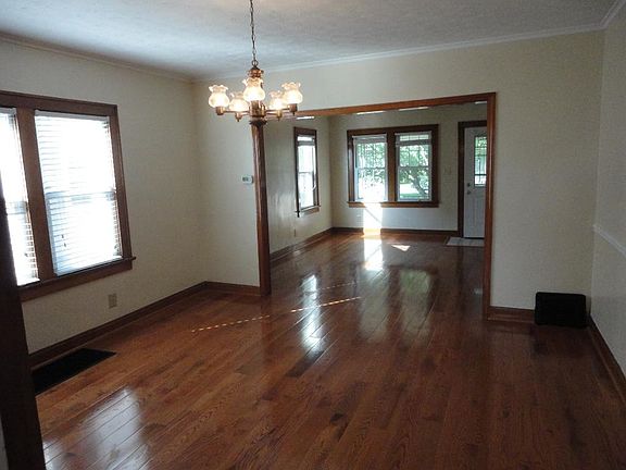 5th image of 940 Northwest Blvd