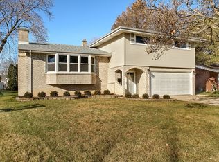 906 N Westgate Rd, Mount Prospect, IL 60056