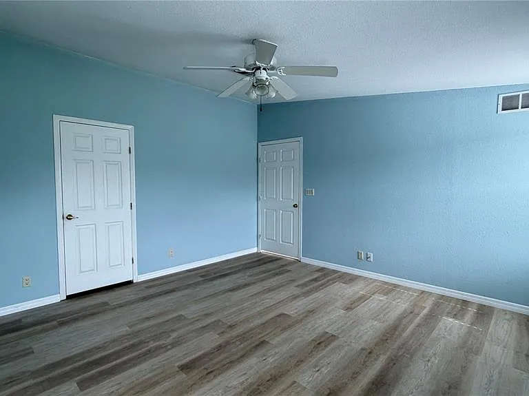 1831 Winchester Ct S — Photo 14