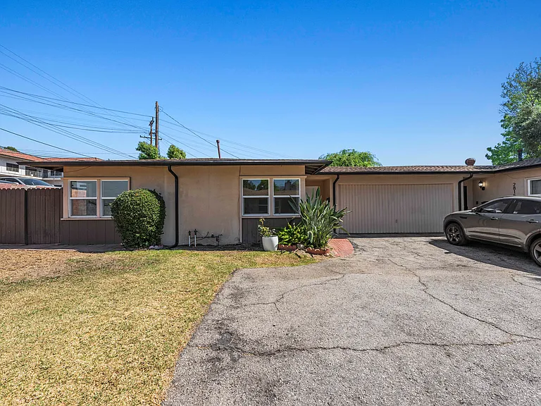 2817 Sycamore Ave — Photo 1