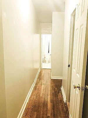 2nd image of 2121 Beekman Pl APT 1C