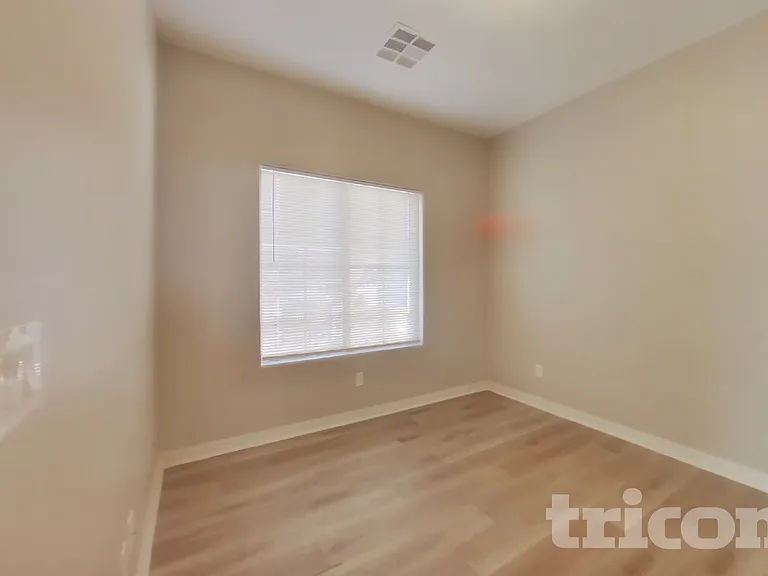 504 W Beautiful Ln — Photo 14