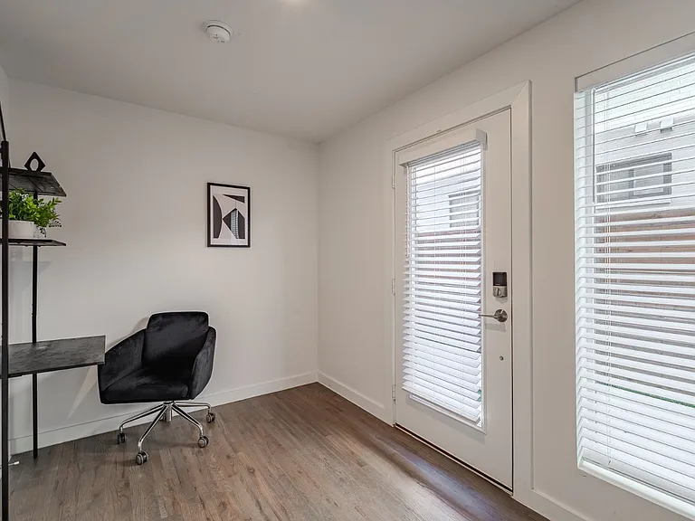 5002 San Jacinto St #106 — Photo 10