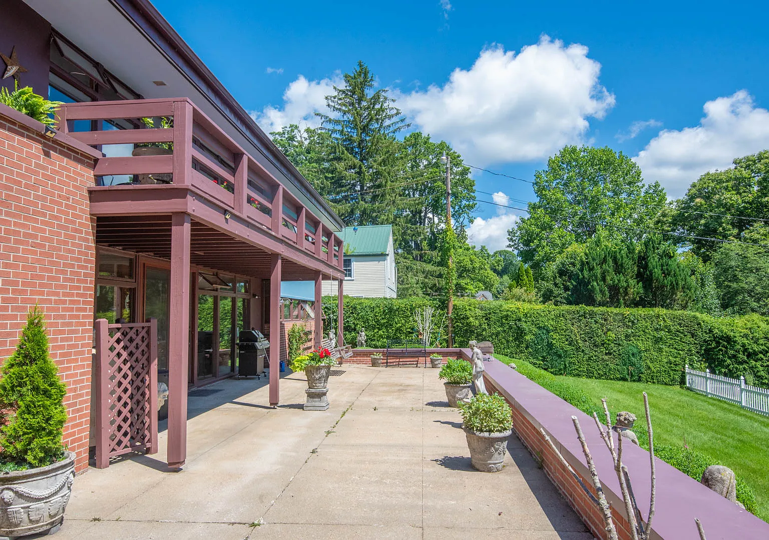 2 bed, $1,400 — Photo 1