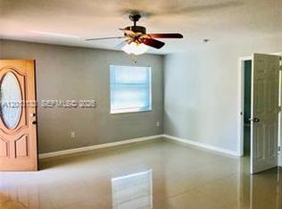 944 NW 51st St, Miami, FL 33127