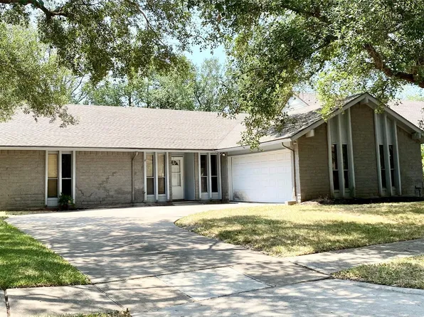 2819 Colony Dr, Sugar Land, TX 77479