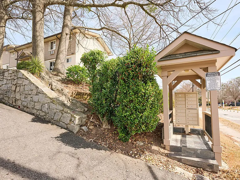 32 Peachtree Ave NE — Photo 12