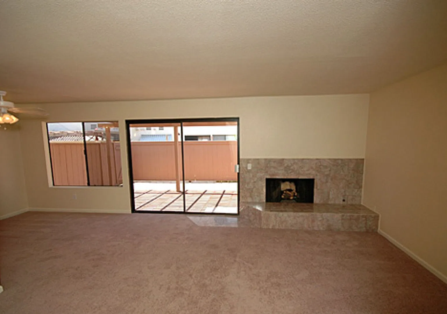 Beautifully Upgraded 2 Bedroom Condo in El Camino Club Estates! — Photo 4